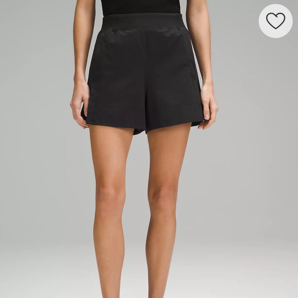 NWT Lululemon Stretch Woven Relaxed-Fit High-Rise Short 4"